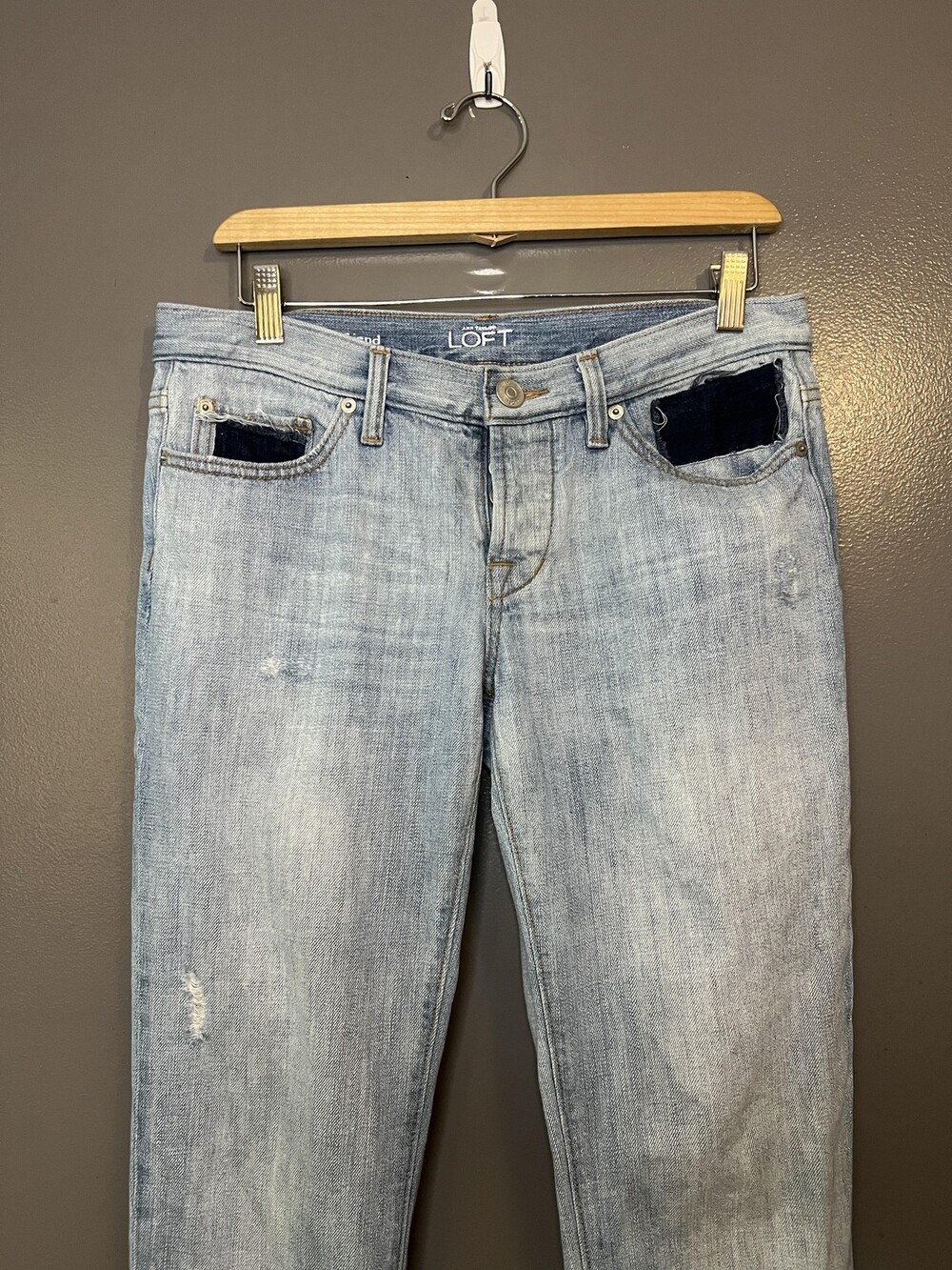 LOFT Jeans Womens 2 26 Light Wash Blue Boyfriend Distressed Patchwork Raw Hem
